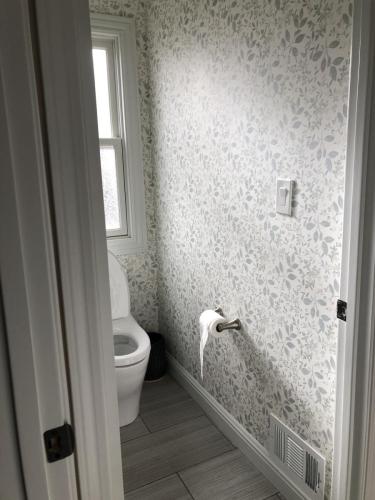 MB-San-Carlos-CA-Toilet-Room- -Wall-Paper-Installtion