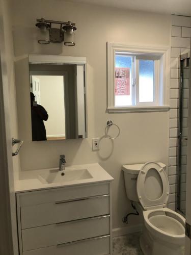 Menlo-Park-Palmer-AVE-Home-Upgrade -Hall-Bathroom